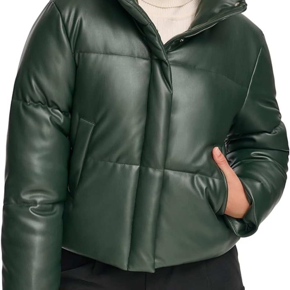 Levi’s Green Vegan Leather
Puffer Jacket Medium